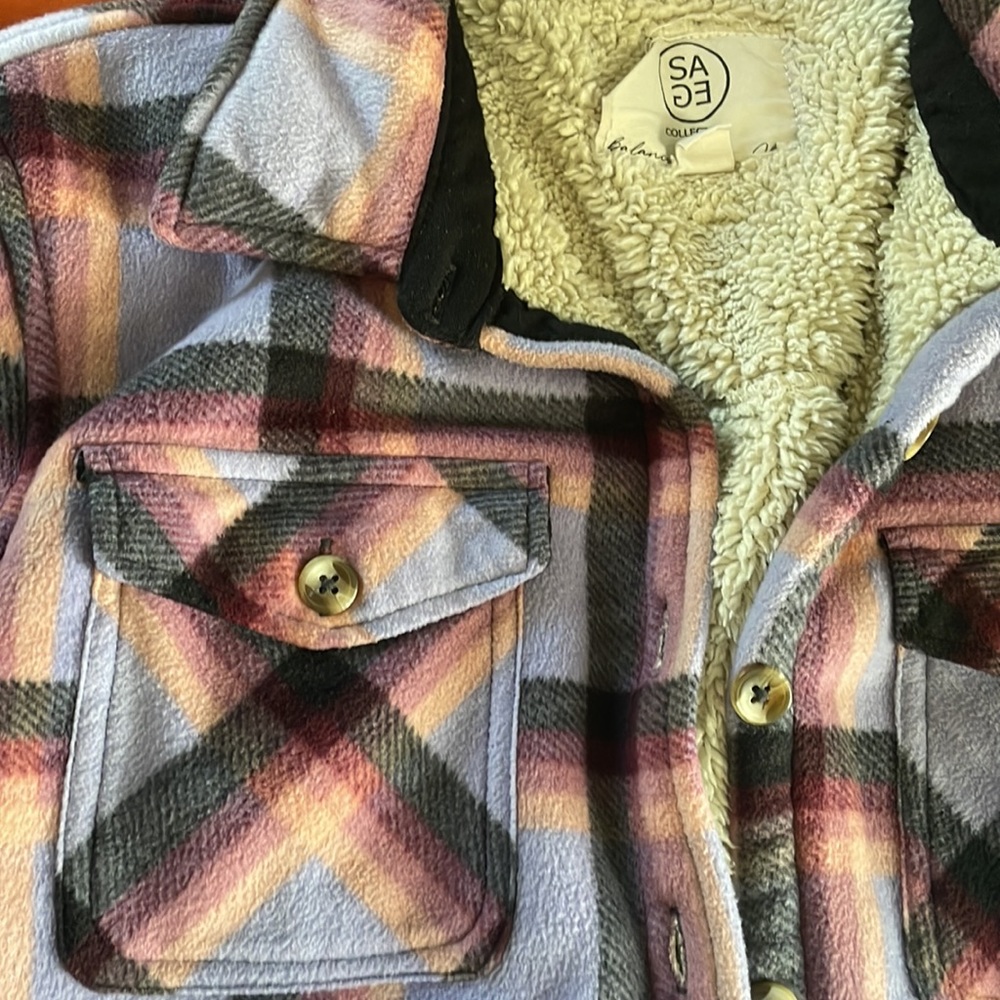 Shacket - Picture 3 of 3
